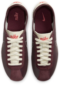 (W) 耐克Cortez皮革 暗红/椰奶棕/中棕色/亮红色 HQ1841-601 Shop (W) 耐克Cortez皮革 暗红/椰奶棕/中棕色/亮红色 HQ1841-601