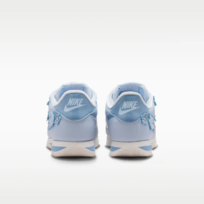(W) Nike Cortez Leer Hydrogen Blauw/Sail/Work Blauw IV5675-400 Details for (W) Nike Cortez Leer Hydrogen Blauw/Sail/Work Blauw IV5675-400