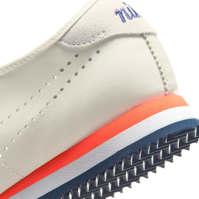 (W) Nike Cortez Leather Sail/Putih/Light Crimson/Midnight Navy HQ1841-101 Cheap (W) Nike Cortez Leather Sail/Putih/Light Crimson/Midnight Navy HQ1841-101