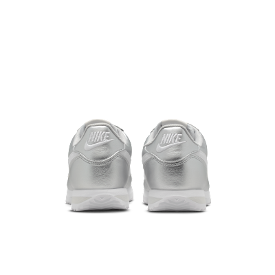 Details for (W) Nike Cortez Perak Metalik/Kelabu Kabus/Putih IR0042-001