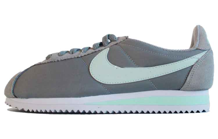 Buy (W) Nike Cortez Nylon Gris Lobo Zapatillas Retro Bajas Gris 457226-031