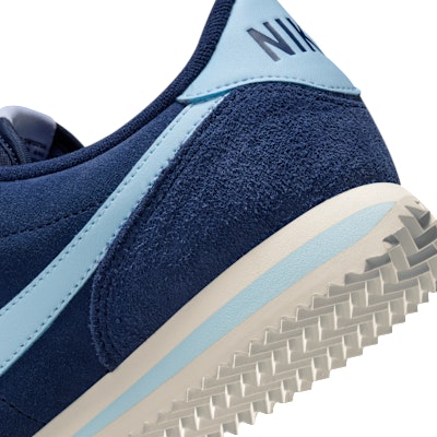 (W) 耐克Cortez运动鞋午夜海军蓝/米白/天青蓝 IB1857-400 Cheap (W) 耐克Cortez运动鞋午夜海军蓝/米白/天青蓝 IB1857-400