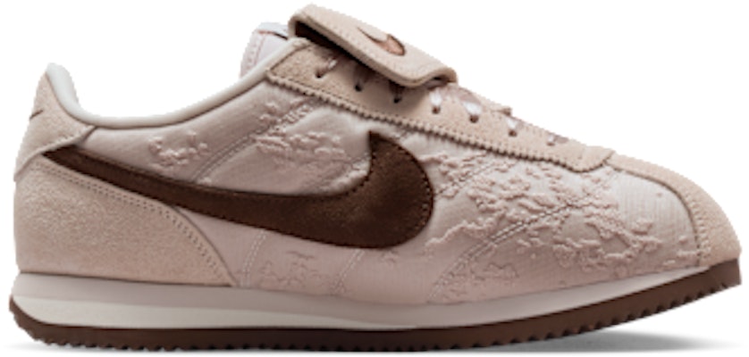 (W) Nike Cortez Textile Silt Red/Phantom/Coklat Muda IQ3624-667 Lookbook (W) Nike Cortez Textile Silt Red/Phantom/Coklat Muda IQ3624-667