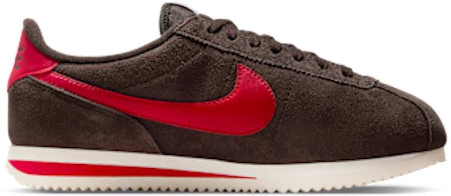 (W) Nike Cortez Terciopelo Marrón/Blanco Roto/Rojo Universitario IB1857-200 Lookbook (W) Nike Cortez Terciopelo Marrón/Blanco Roto/Rojo Universitario IB1857-200