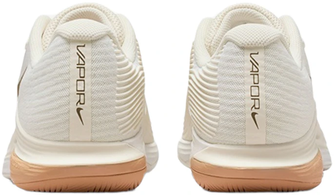 (W) Nike Court Air Zoom Vapor 12 HC Pale Ivory Tattoo Schoenen FV5554-109 Lookbook (W) Nike Court Air Zoom Vapor 12 HC Pale Ivory Tattoo Schoenen FV5554-109