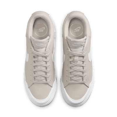 Shop (W) 나이키 코트 레거시 리프트 라이트 오크우드 브라운/팬텀/화이트 DM7590-111