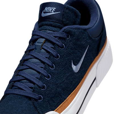 Sizing (W) Nike Court Legacy Lift Midnight Navy/Flex/Putih/Ashen Slate. FZ2606-400