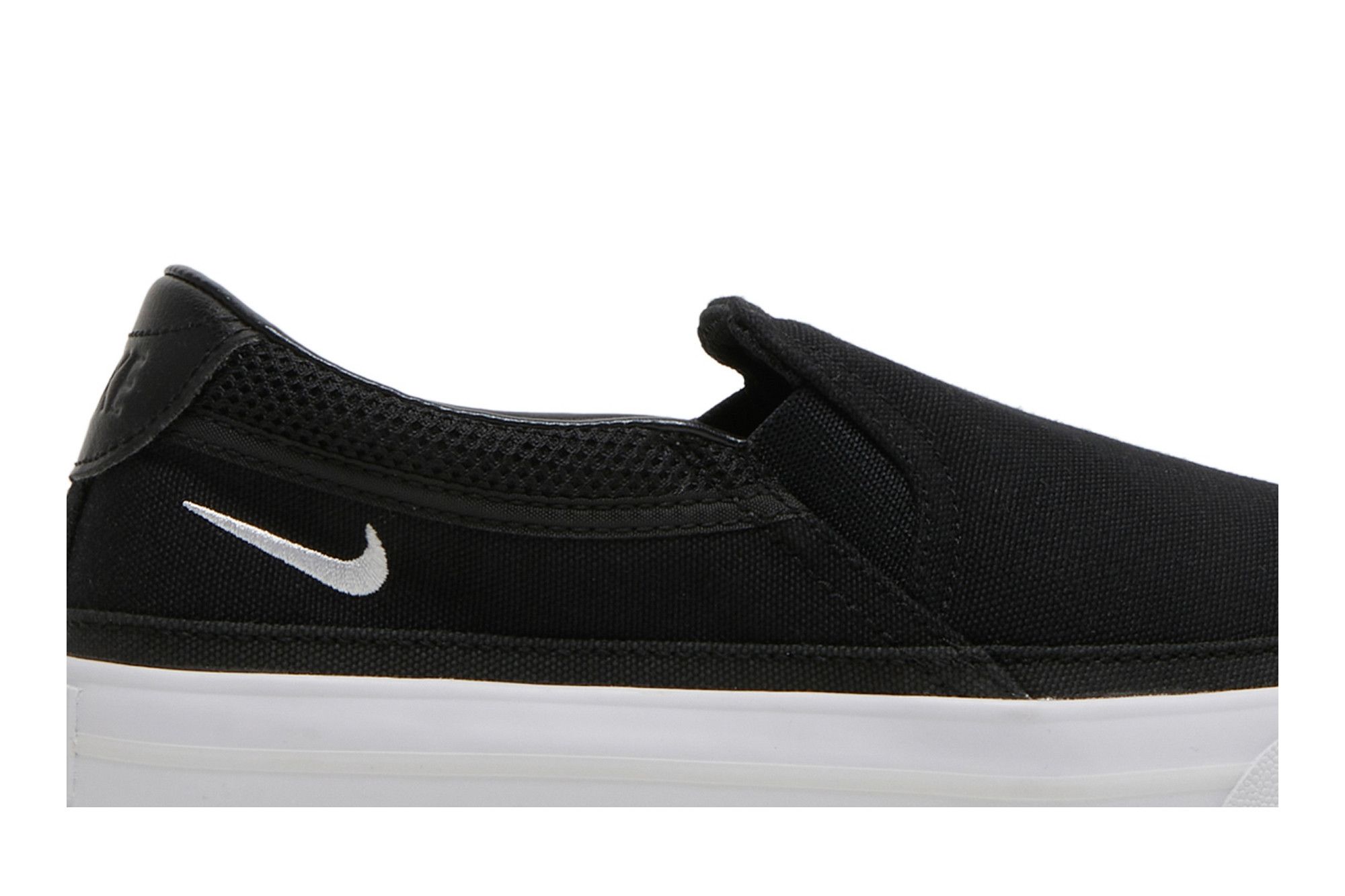 Lookbook (W) Nike Court Legacy Slip-On 'Hitam Putih' CW6540-002