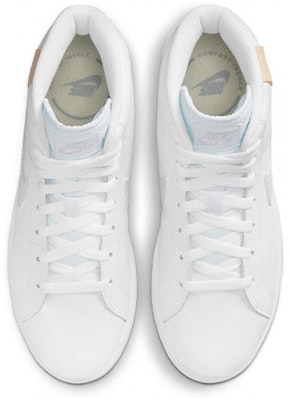 (W) Nike Court Royale 2 Sepatu Mid-Top Putih/Perak CT1725-103 Lookbook (W) Nike Court Royale 2 Sepatu Mid-Top Putih/Perak CT1725-103