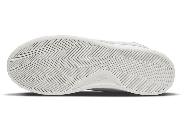 Shop (W) Nike Court Royale 2 Zapatillas Mid-Top Blancas/Plateadas CT1725-103