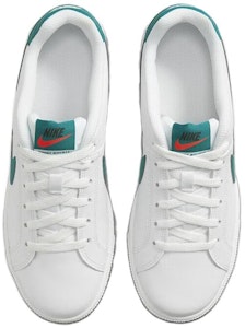 (W) 나이키 코트 로얄 '화이트 블러스터리' 749867-107 Lookbook (W) 나이키 코트 로얄 '화이트 블러스터리' 749867-107