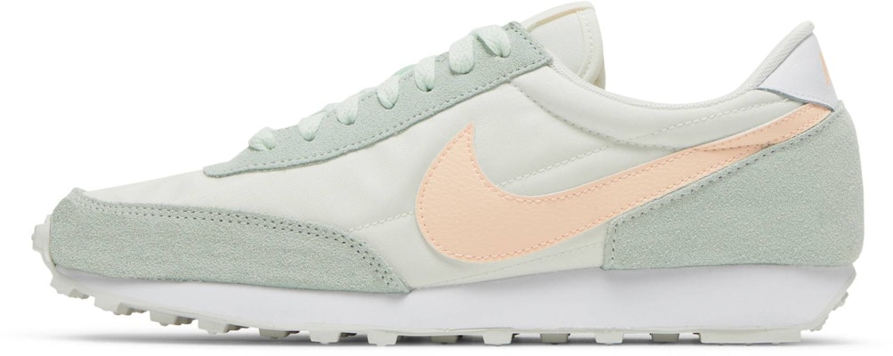 (W) Nike Daybreak 'Verde Suave y Tinte Carmesí' CK2351-107 Lookbook (W) Nike Daybreak 'Verde Suave y Tinte Carmesí' CK2351-107