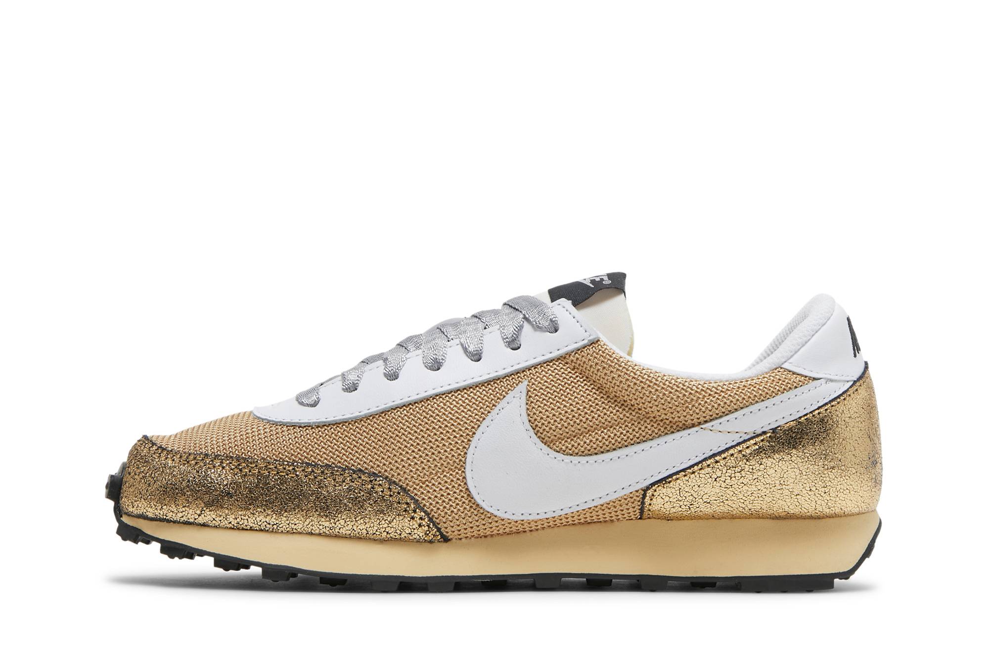 Lookbook (W) Nike Daybreak 'Emas Retak' DO5883-700