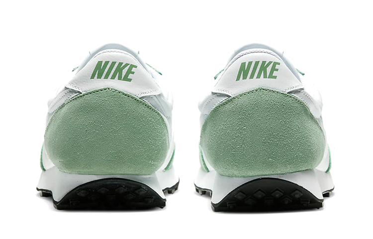 Purchase 耐吉 Daybreak 耐磨防滑 華夫跑步鞋 女款 白綠