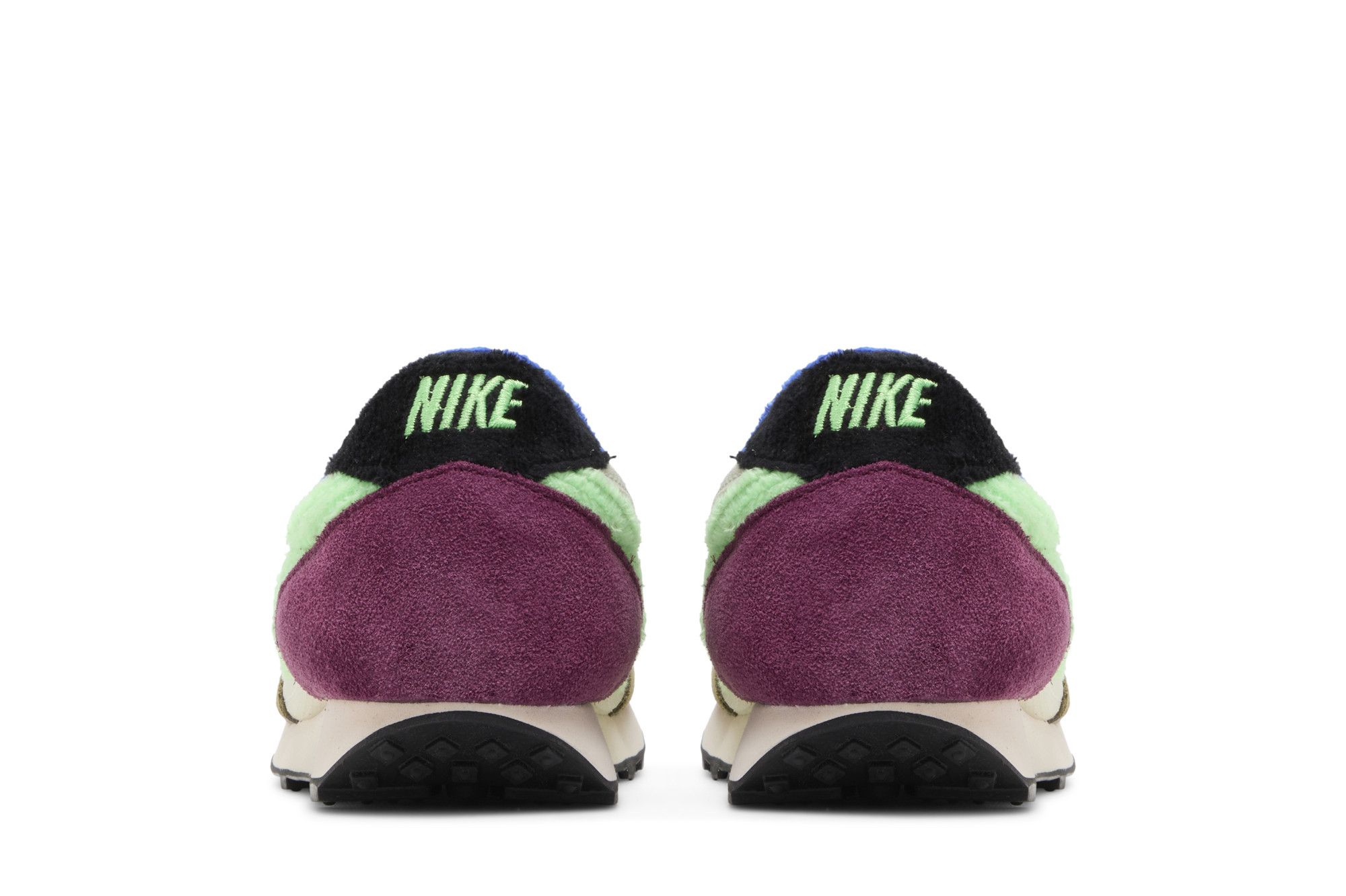 Sizing (W) Nike Daybreak 'Fur Pack - Fossil Cactus Flower' Wanita Sneakers Casual. DC3275-235