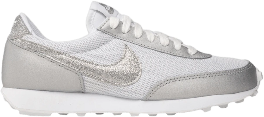 Nike daybreak metallic silver best sale