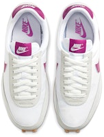 Nike Daybreak 低幫 跑步鞋 女款 米白粉 Shop Nike Daybreak 低幫 跑步鞋 女款 米白粉