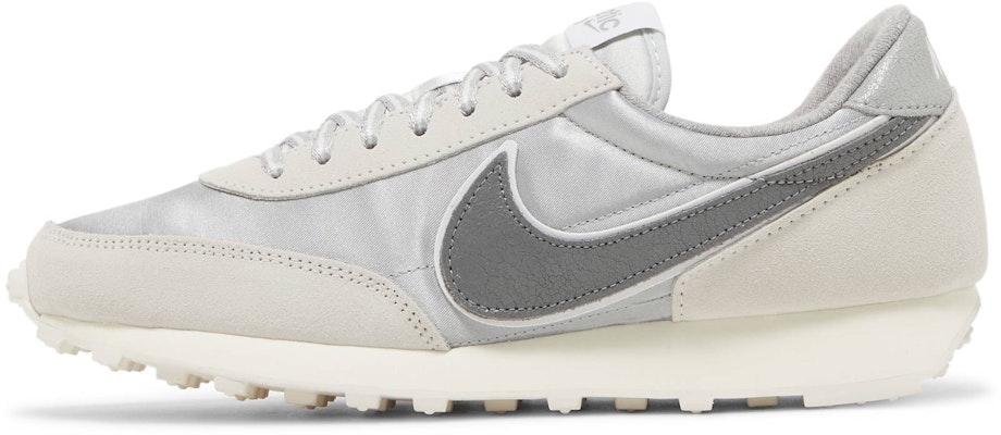 (Women) Nike Daybreak Light Smoke Gray DN3399-001 Lookbook (Women) Nike Daybreak Light Smoke Gray DN3399-001