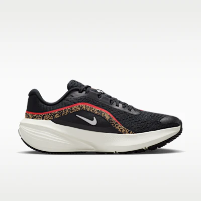 (W) Nike Downshifter 14 Zwart/Khaki/Rood/Sail IR0210-001 Lookbook (W) Nike Downshifter 14 Zwart/Khaki/Rood/Sail IR0210-001