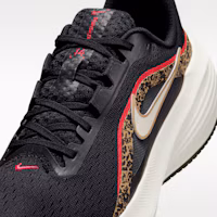 Sizing (W) Nike Downshifter 14 Schwarz/British Khaki/Fusion Red/Sail IR0210-001