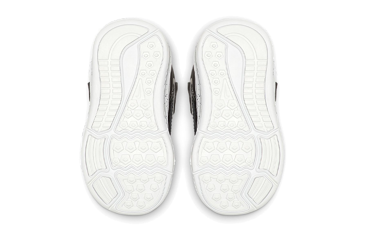 Shop TD 嬰童 Nike Downshifter 9 RW 黑白