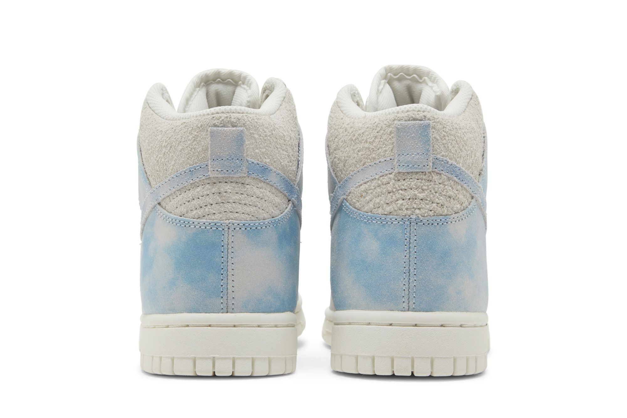 Sizing (W) 나이키 덩크 하이 '클라우드' (Nike Dunk High 'Clouds') FD0882-400