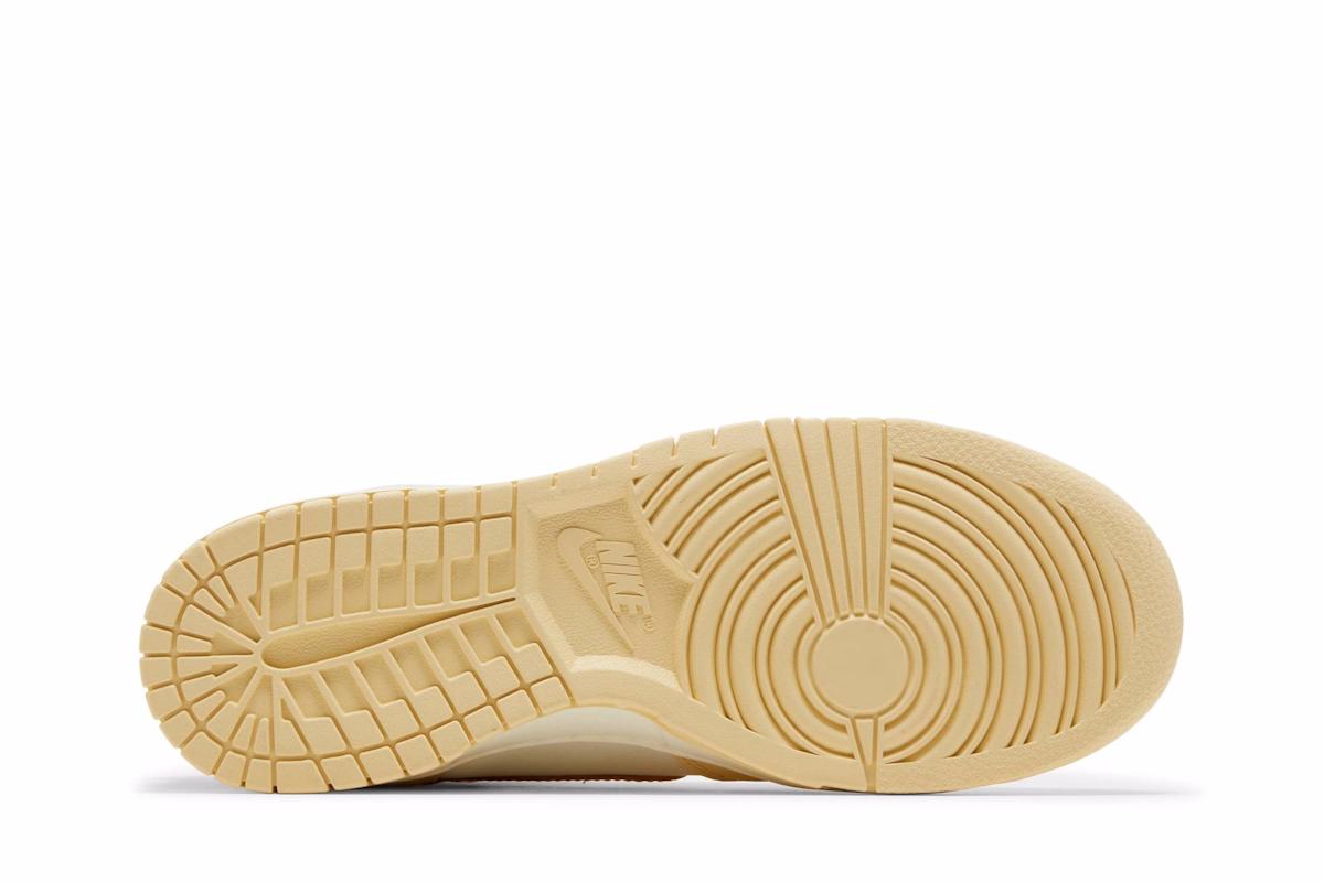 (Women) Nike Dunk High 'Pale Vanilla'