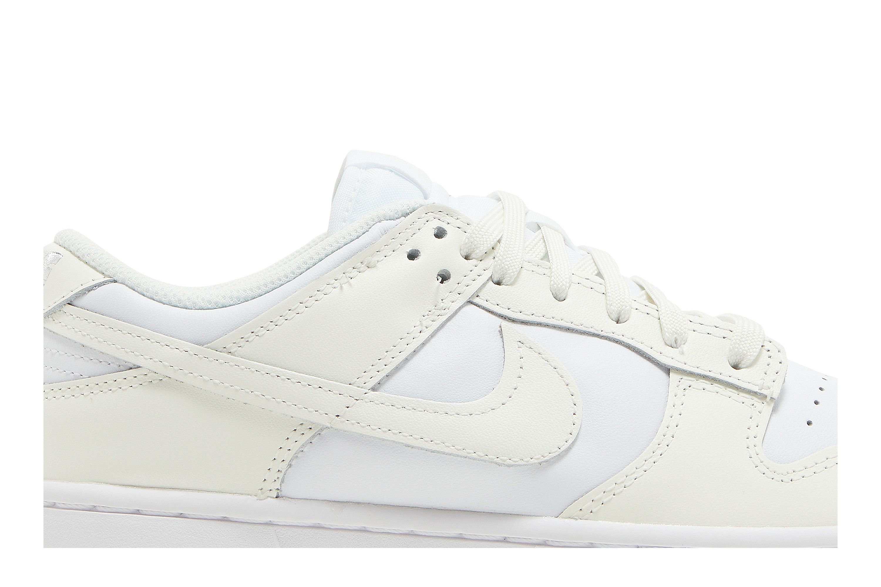 Lookbook (Women) Nike Dunk Low 'Coconut Milk' DD1503-121
