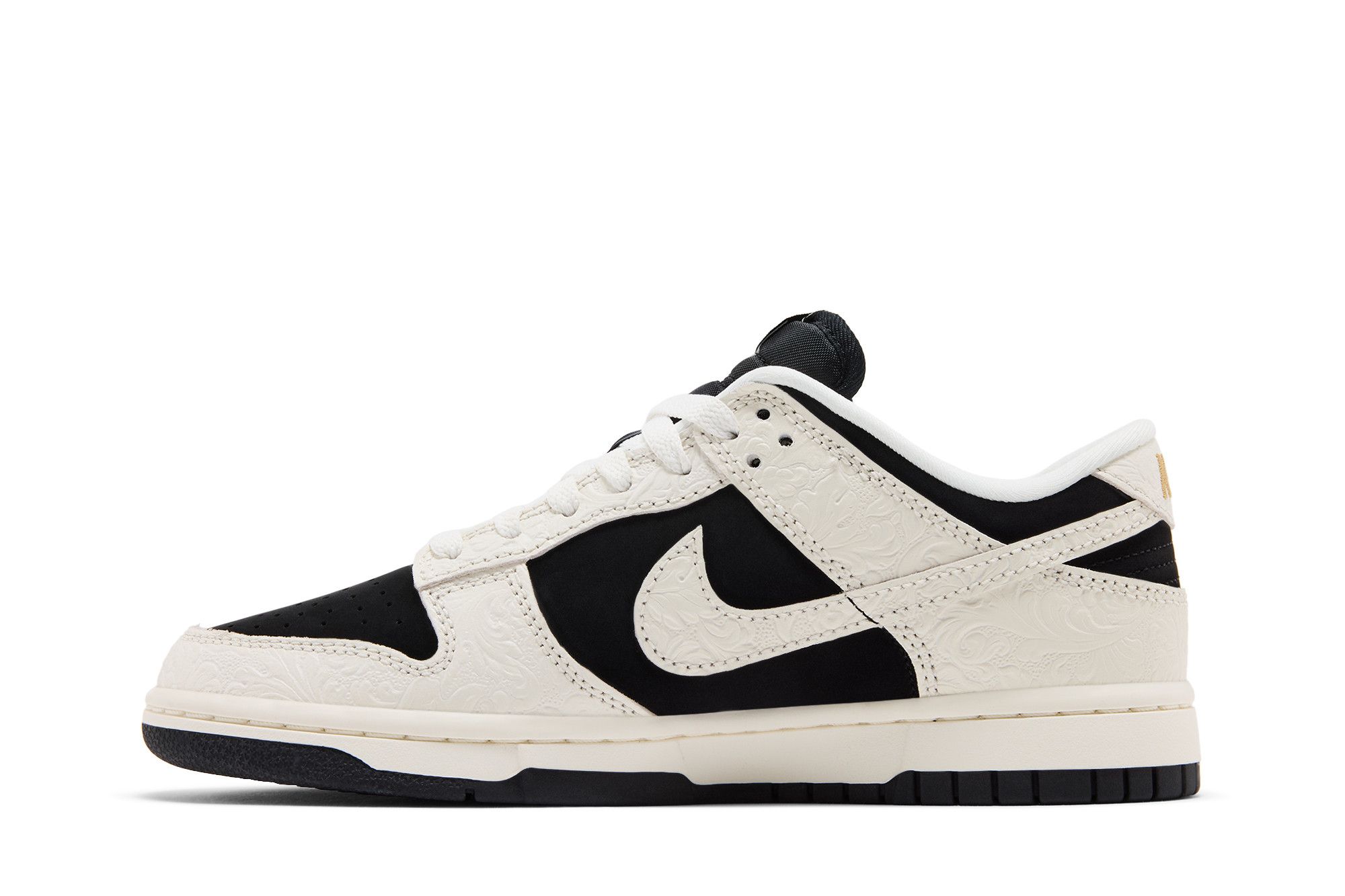 Shop (W) Nike Dunk Low ''Geëmbosseerd Zwart Sail'' IF3944-001