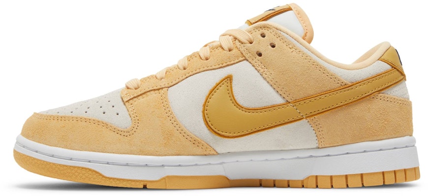 (W) 나이키 덩크 로우 '골드 스웨이드' DV7411-200 Lookbook (W) 나이키 덩크 로우 '골드 스웨이드' DV7411-200