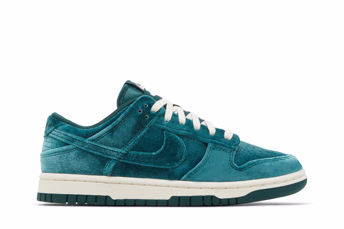 (Women) Nike Dunk Low 'Green Velvet'