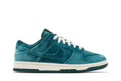 (Women) Nike Dunk Low 'Green Velvet'