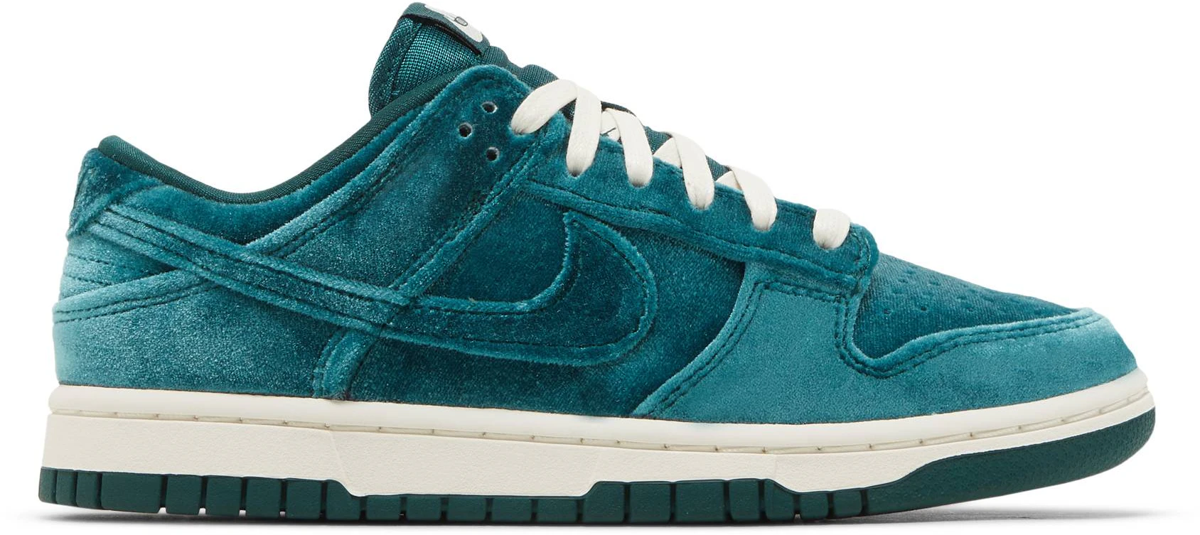 nike-dunk-low-green-velvet-wmns