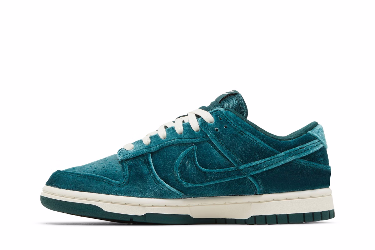 (Women) Nike Dunk Low 'Green Velvet'