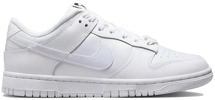 (女性)Nike Dunk Low 'Just Do It - 白色虹彩' FD8683-100 Buy (女性)Nike Dunk Low 'Just Do It - 白色虹彩' FD8683-100