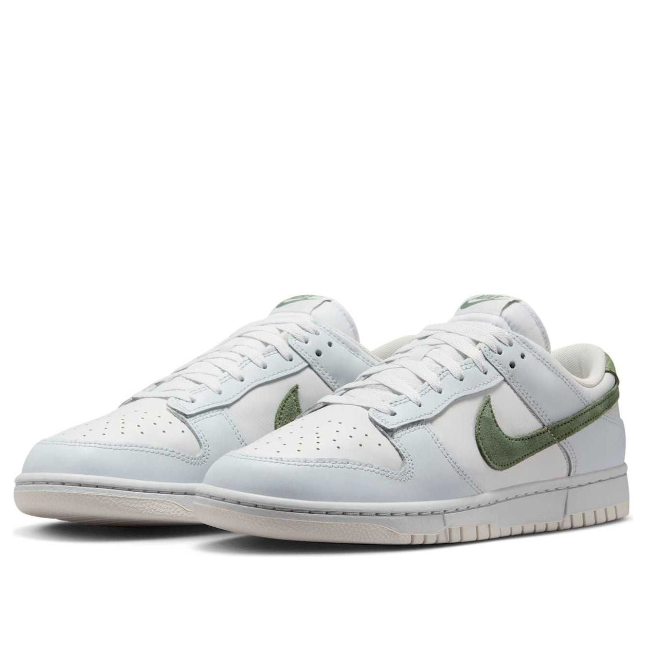 Lookbook (W) Nike Dunk Low ''Silver Light Juniper Green'' IM3371-030