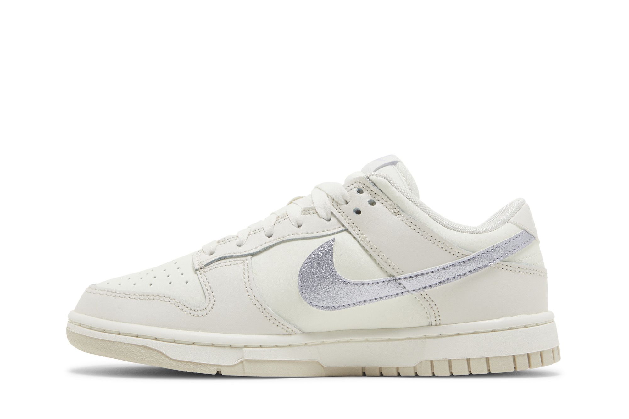 Shop (W) Nike Dunk Low ''Zuurstof Paars'' DX5930-100