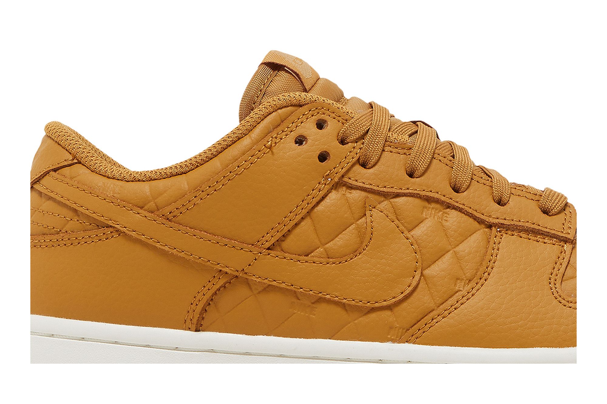 Lookbook (Women) Nike Dunk Low 'Quilted Wheat'(Wmns) DX3374-700
