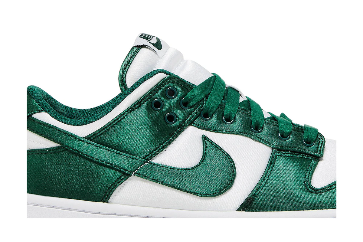 (Women) Nike Dunk Low 'Satin Green'