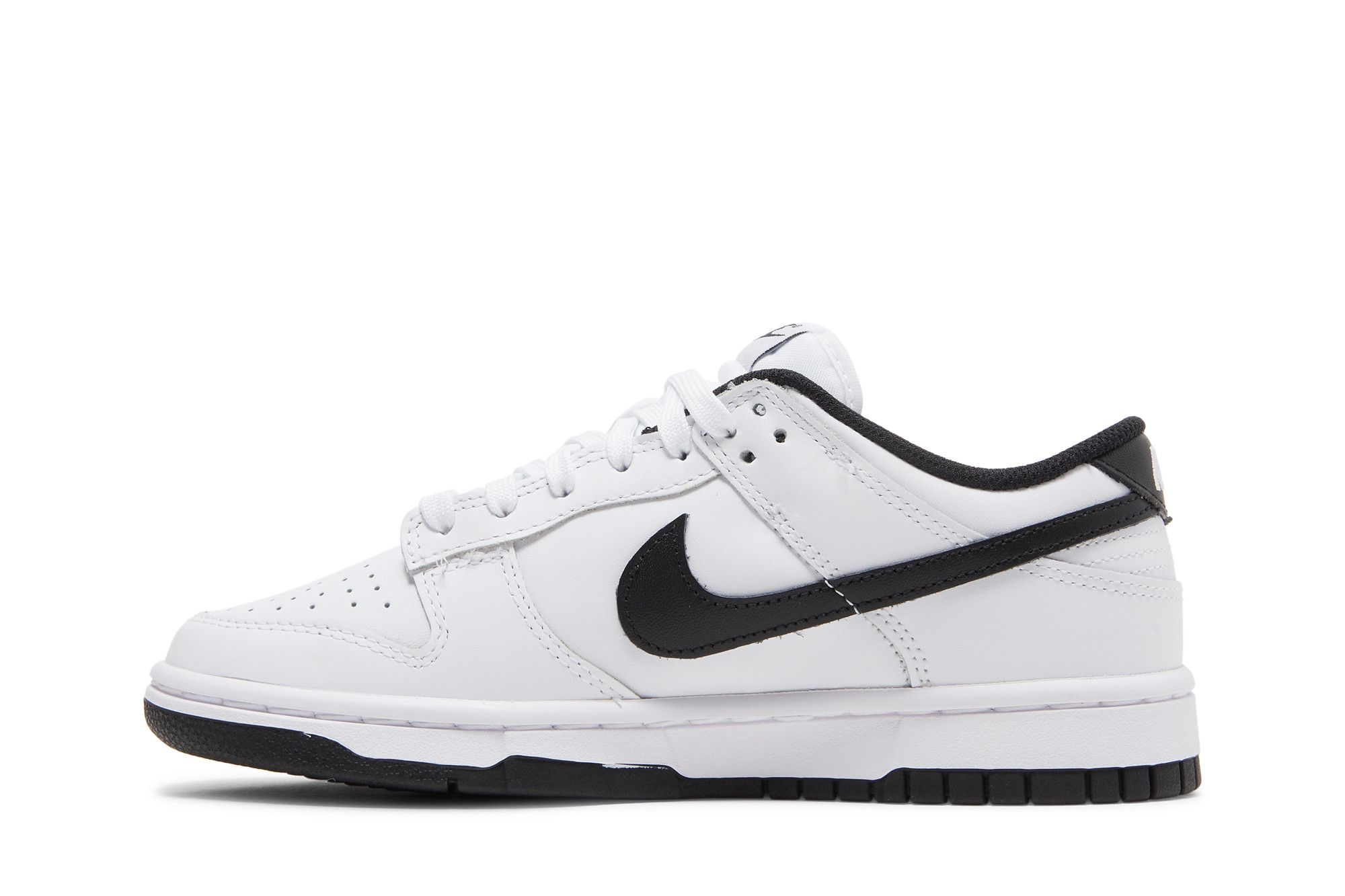 Shop （女款）Nike Dunk Low '白黑' DD1503-113