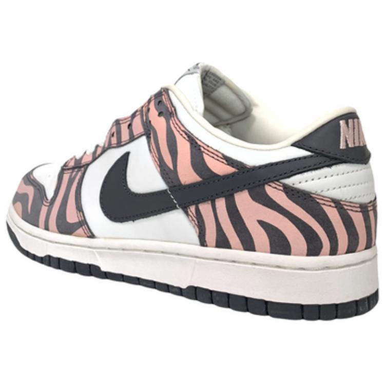 Lookbook (W) Nike Dunk Low 'Cebra' 307380-101