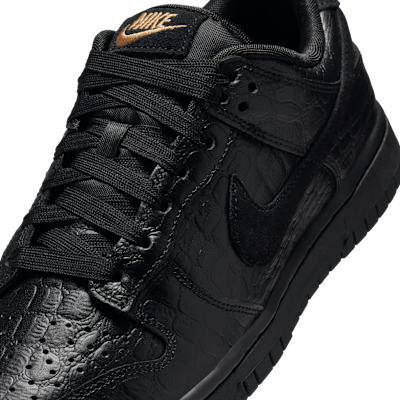 Sizing (W) 나이키 덩크 로우 블랙/메탈릭 골드/오프 누아르/블랙 HV4388-001