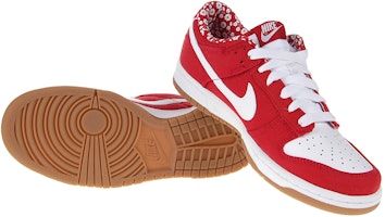 (W) 나이키 덩크 로우 CL '리버티 팩 - 바시티 레드' 317815-611 Lookbook (W) 나이키 덩크 로우 CL '리버티 팩 - 바시티 레드' 317815-611