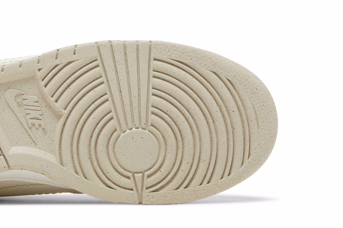 (Women) Nike Dunk Low Disrupt 2 'Green Snake' DV3206-001