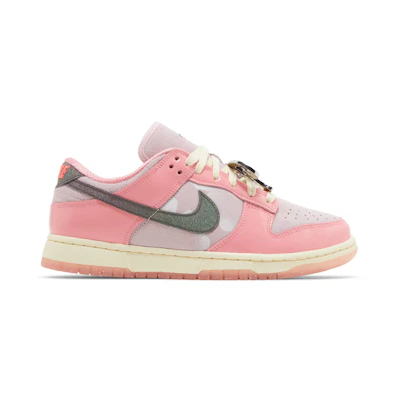 (W) Nike Dunk Low LX 'Barbie'