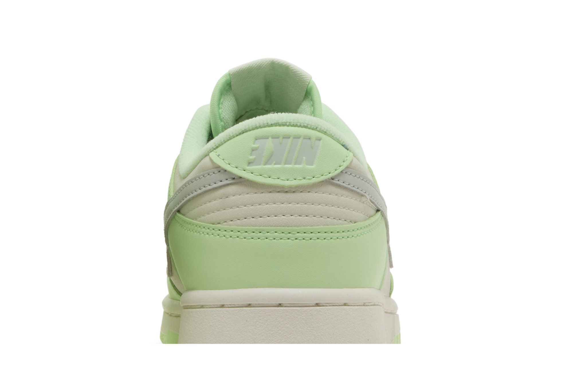 Sizing (W) Nike Dunk Low Next Nature ''Sea Glass'' Sneaker FN6344-001