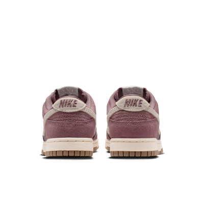 Details for (W) ナイキ ダンク ロー プレミアム SE タトゥー/ダークブラウンソード/チョーク IB6161-500