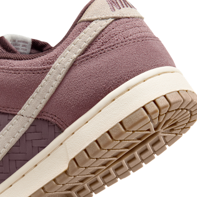 Cheap (W) ナイキ ダンク ロー プレミアム SE タトゥー/ダークブラウンソード/チョーク IB6161-500