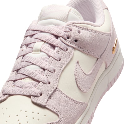 (Women) Nike Dunk Low Sale/White/Metallic Gold/Pearl Pink IO4244-100 Sizing (Women) Nike Dunk Low Sale/White/Metallic Gold/Pearl Pink IO4244-100