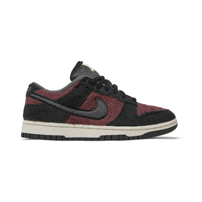 (W) Nike Dunk Low SE 'Fleece - Burgundy Crush'